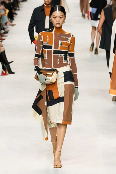 Look 30
